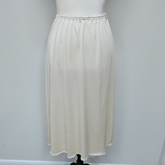 Vanity Fair Cream Midi Half Slip SIZE Small - Picture 1 of 8